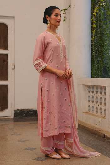 Karaj Jaipur_Pink Chanderi, Shantoon Floral Embroidered Kurta Set _Online_at_Aza_Fashions