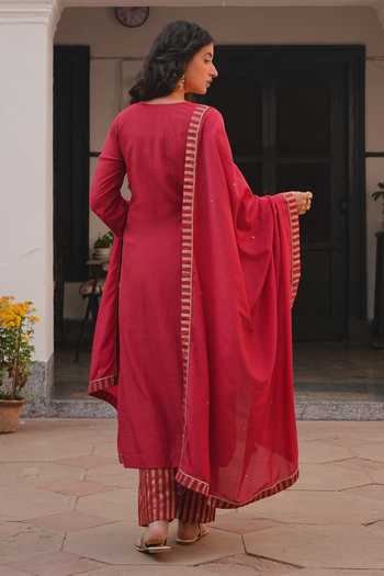 Karaj Jaipur Hand Embroidered Chanderi Kurta Set
