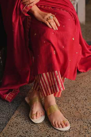 Karaj Jaipur_Red Chanderi Round Neck Hand Embroidered Kurta Set _at_Aza_Fashions