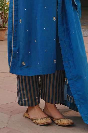 Karaj Jaipur_Blue Chanderi, Shantoon Round Neck Embroidered Straight Kurta Set _Online_at_Aza_Fashions