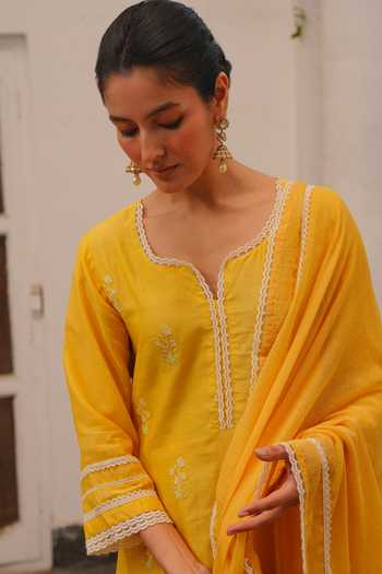 Buy_Karaj Jaipur_Yellow Chanderi, Shantoon Scoop Neck Floral Embroidered Kurta Set _Online_at_Aza_Fashions
