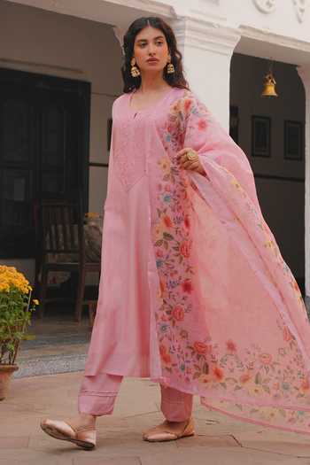 Karaj Jaipur_Pink Chanderi, Shantoon Round Neck Straight Kurta Set With Floral Print Dupatta _Online_at_Aza_Fashions