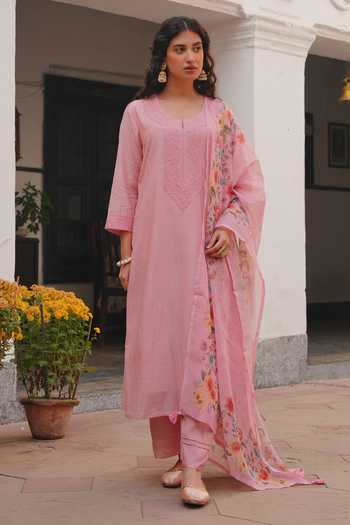 Buy_Karaj Jaipur_Pink Chanderi, Shantoon Round Neck Straight Kurta Set With Floral Print Dupatta _Online_at_Aza_Fashions