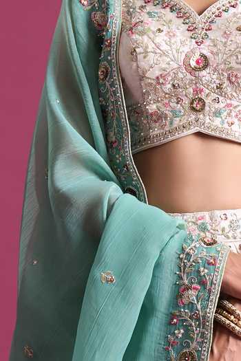 Buy_Samyukta Singhania_Cream Tissue Sweetheart Neck Sequins Embroidered Lehenga Set 