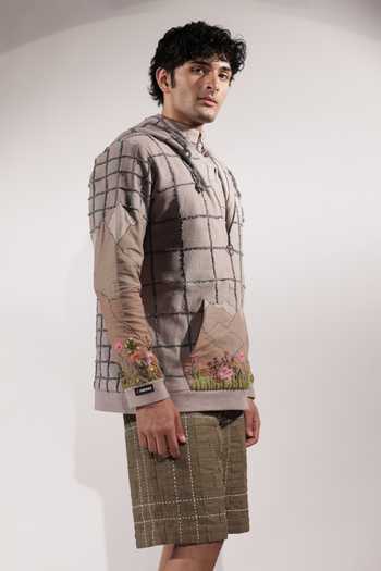 Buy_Jubinav Chadha_Olive Green Linen Kantha Detailing Woven Shorts _Online_at_Aza_Fashions