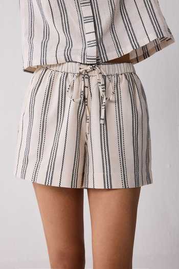 Shop_Reistor_Black Cotton V-neck Stripe Print Top And Shorts Set 