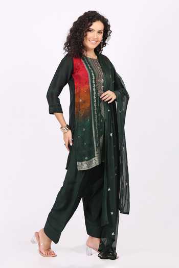 Soniya G_Green Cotton, Crepe Round Neck Embroidered Straight Kurta Set _at_Aza_Fashions