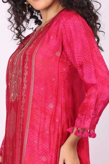 Shop_Soniya G_Magenta Cotton, Crepe Round Neck Floral Embroidered Straight Kurta Set  