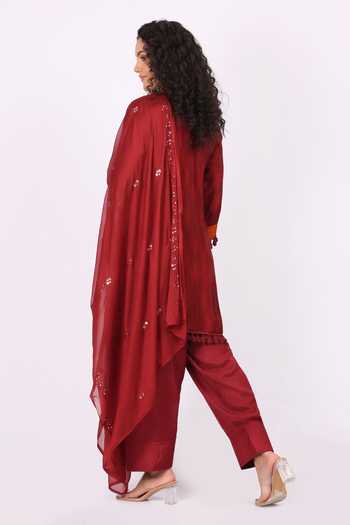 Soniya G Embroidered Straight Kurta Set 
