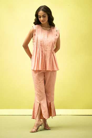 Vaani Beswal Farmhouse Handwoven Cotton Pleated Top & Pant Set 