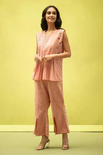 Buy_Vaani Beswal_Pink Cotton Round Neck Farmhouse Handwoven Pleated Top And Pant Set 