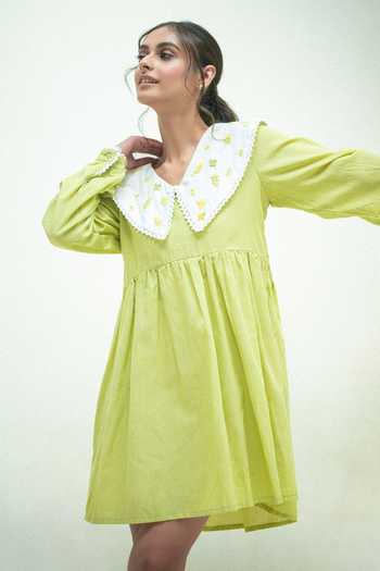 Vaani Beswal_Green Cotton V-neck Waddler Handwoven Short Dress _Online_at_Aza_Fashions