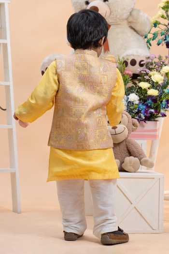 Kirti Agarwal - Pret N Couture Embroidered Bundi & Kurta Set 