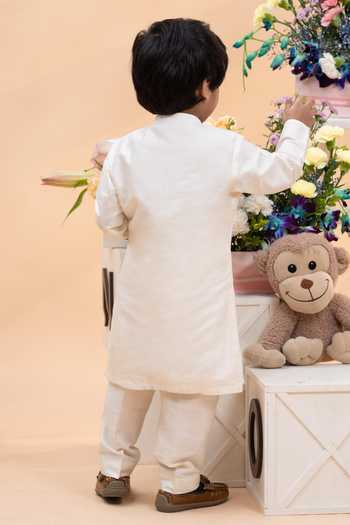 Kirti Agarwal - Pret N Couture Elephant Embroidered Kurta Set 