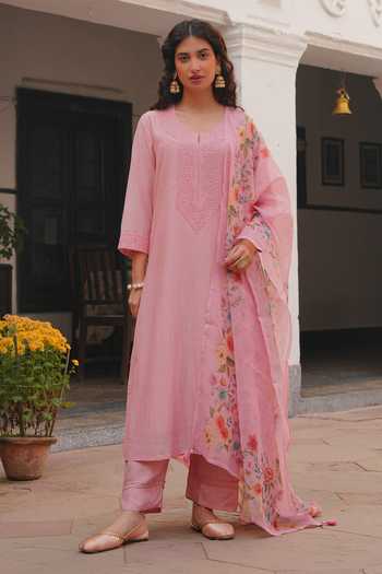 Karaj Jaipur Straight Kurta Set With Floral Print Dupatta 