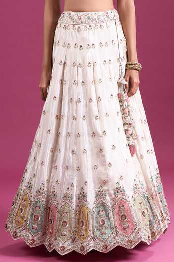 Samyukta Singhania_Cream Tissue Sweetheart Neck Sequinned And Zari Embroidered Lehenga Set _Online_at_Aza_Fashions