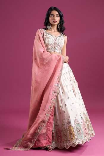 Samyukta Singhania_Cream Tissue Sweetheart Neck Sequinned And Zari Embroidered Lehenga Set _at_Aza_Fashions