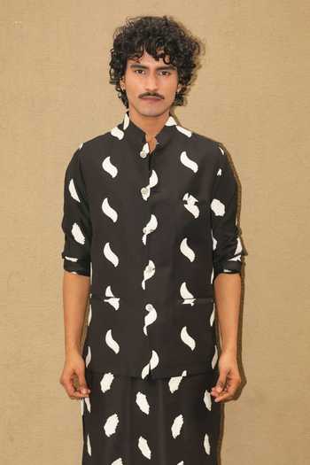 Shop_Dev Ki Raha_Black Silk, Tencel Embroidery Gali Ghalib Scattered Motifs Bundi And Kurta Set _Online_at_Aza_Fashions