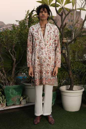 Dev Ki Raha_Multi Color Georgette Gulmored Floral Embroidered Kurta Set _at_Aza_Fashions