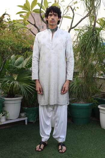 Dev Ki Raha Raahgir Embroidered Kurta & Salwar Set 