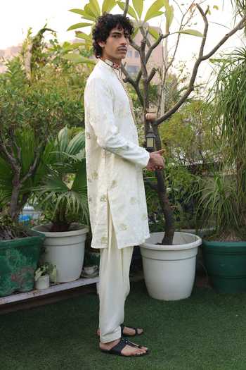 Dev Ki Raha_White Silk, Cotton Noorvaan Embroidered Kurta Set _at_Aza_Fashions
