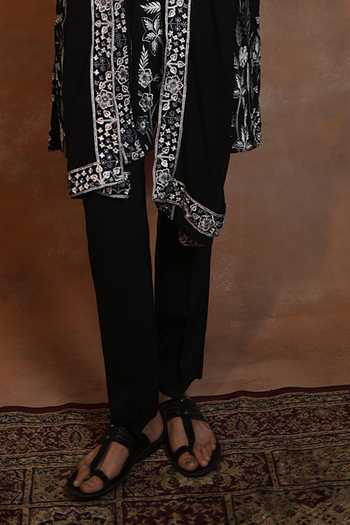 Dev Ki Raha_Black Georgette Maharaaz Embroidered Kurta Set With Stole _Online_at_Aza_Fashions