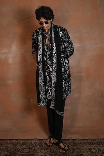 Buy_Dev Ki Raha_Black Georgette Maharaaz Embroidered Kurta Set With Stole 