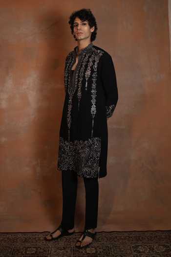 Dev Ki Raha_Black Sunehri Embroidered Kurta Set _Online_at_Aza_Fashions