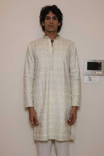Dev Ki Raha_Ivory Silk, Cotton Dhaaga E Zar Embroidered Kurta Set _Online_at_Aza_Fashions