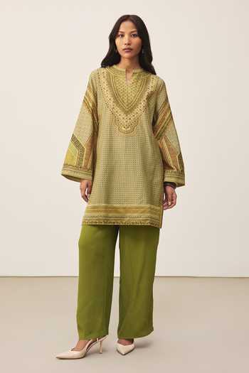 Ritu Kumar_Green Chanderi, Crepe Keyhole Neck, Yes Alifia Printed Kurta And Pant Set _at_Aza_Fashions