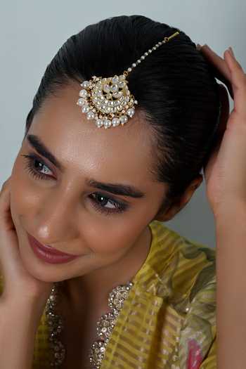 Shlok Jewels Kundan Embellished Maangtikka 