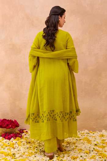 Taro Amber Bloom Embroidered Kurta Set 