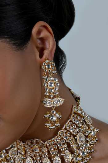 Shlok Jewels_White Kundan Embellished Necklace And Earrings Set _Online_at_Aza_Fashions