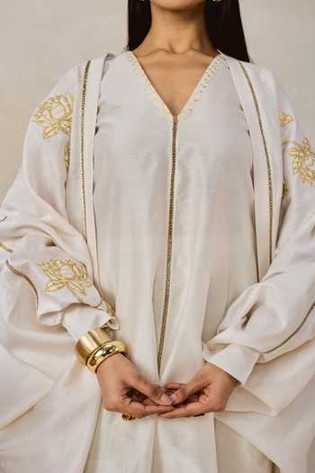 Buy_Nitika Gujral_Ivory Chanderi Open Neck, V-neck, Yes Applique Jacket Kurta Set _Online_at_Aza_Fashions