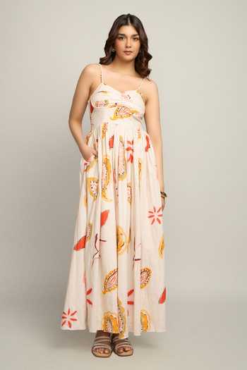Poppi_White Bemberg Sweetheart Neck Printed Maxi Dress _at_Aza_Fashions