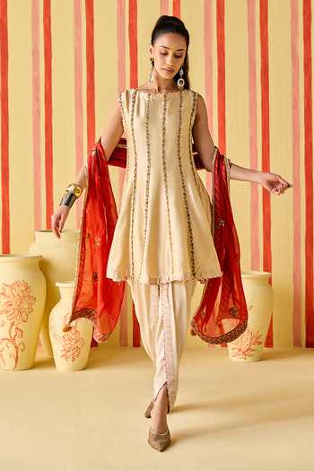 Studio Bagechaa Dhyuti Stripe Embroidered Kurta Set 