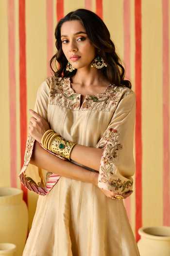 Studio Bagechaa_Gold Organza, Chanderi, Crepe Split Ekanshi Placement Embroidered Kurta Set _Online_at_Aza_Fashions