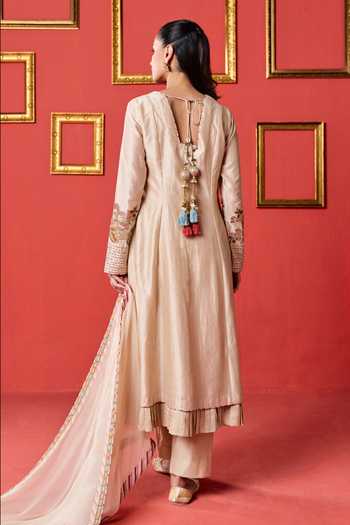 Studio Bagechaa Gori Placement Embroidered Kurta Set 