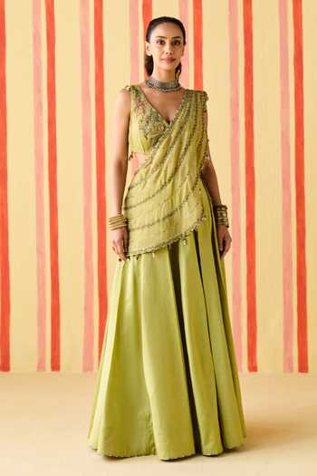 Studio Bagechaa_Green Organza, Chanderi V-neck Gayatri Lehenga Set _Online_at_Aza_Fashions