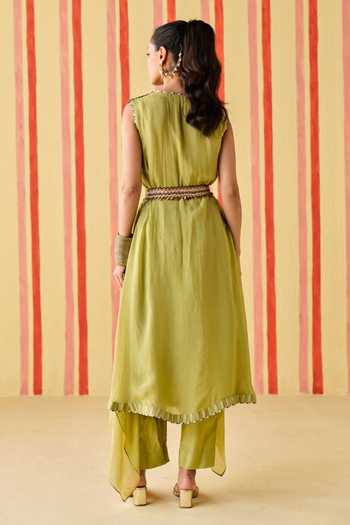 Studio Bagechaa Zara Embroidered Kurta & Pant Set 