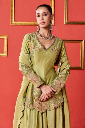 Buy_Studio Bagechaa_Green Organza, Chanderi V-neck, Yes Sitara Embroidered Kurta Lehenga Set _Online_at_Aza_Fashions
