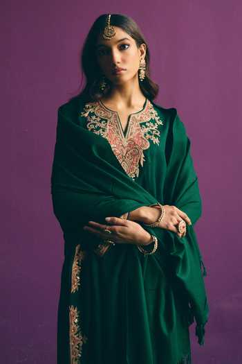 Buy_Mirasa_Green Wool Split V-neck Fariah Embroidered Kurta Set _Online_at_Aza_Fashions