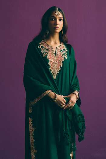 Mirasa_Green Wool Split V-neck Fariah Embroidered Kurta Set _at_Aza_Fashions