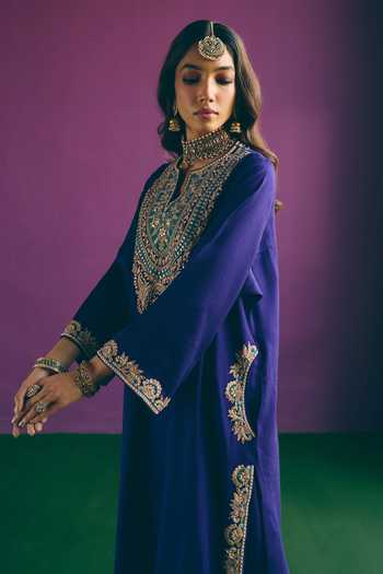 Mirasa_Blue Wool V-neck Ruhina Placement Embroidered Kurta And Pant Set _at_Aza_Fashions