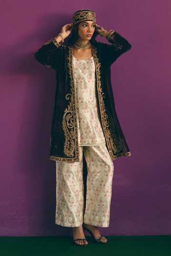 Mirasa_Brown Velvet Aaliya Embroidered Jacket _at_Aza_Fashions