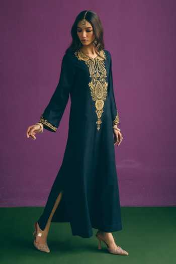 Shop_Mirasa_Green Wool Split V-neck Farnaz Pure Kurta _Online_at_Aza_Fashions