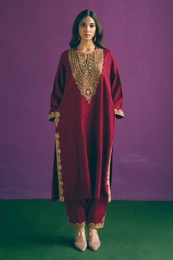 Buy_Mirasa_Maroon Wool Split V-neck, Yes Surkh Pure Phiran Kurta And Pant Set _Online_at_Aza_Fashions