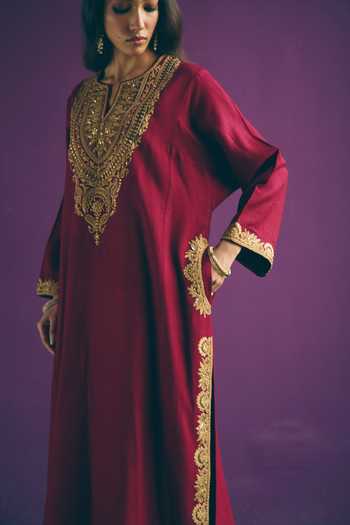 Shop_Mirasa_Maroon Wool Split V-neck, Yes Surkh Pure Phiran Kurta And Pant Set _Online_at_Aza_Fashions