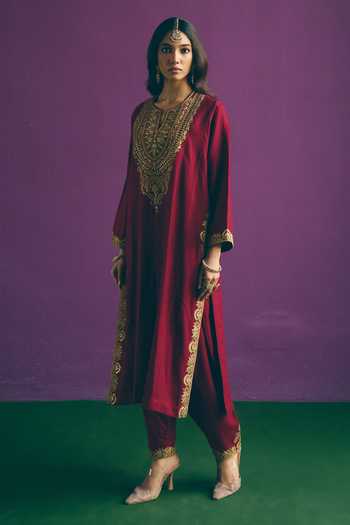 Mirasa_Maroon Wool Split V-neck, Yes Surkh Pure Phiran Kurta And Pant Set _at_Aza_Fashions