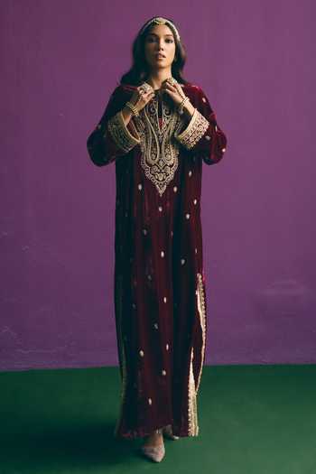 Buy_Mirasa_Maroon Silk, Velvet Round Neck Zehna Pure Straight Kurta And Pant Set _Online_at_Aza_Fashions